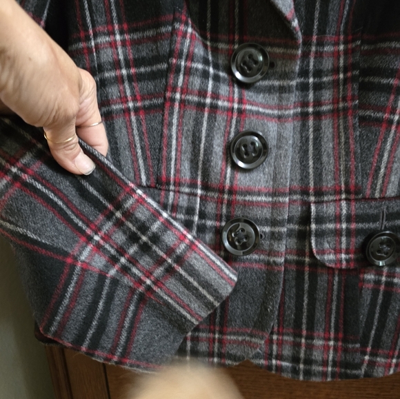 Like new Talbots petite plaid wool coal. - Picture 5 of 8